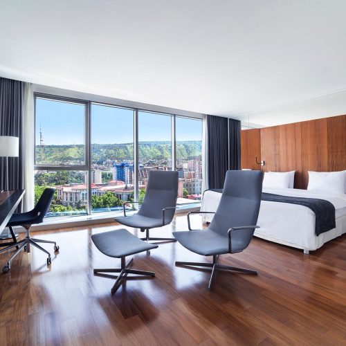 HOLIDAY INN
