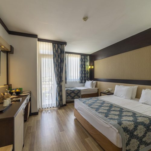 amon-hotels-legend-room