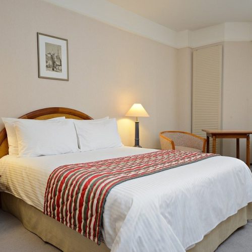 queen-bed-room-queen