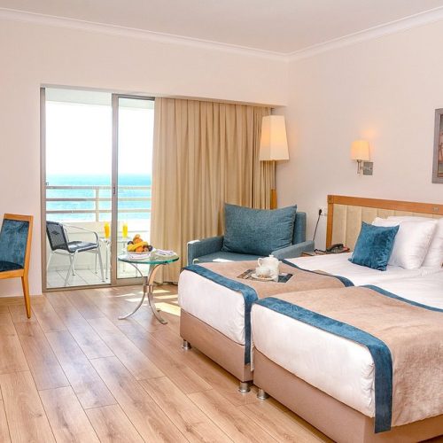 standard-room-with-sea