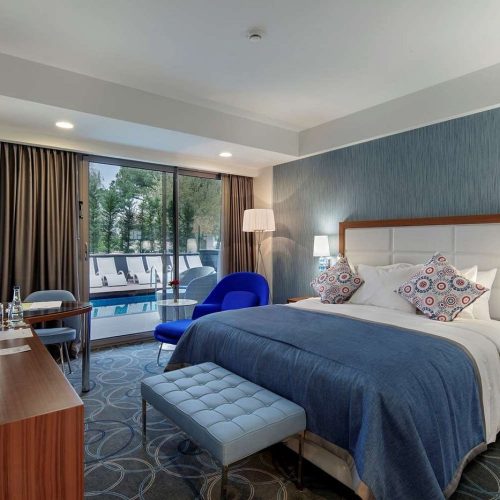 DOUBLE TRR BY HILTON