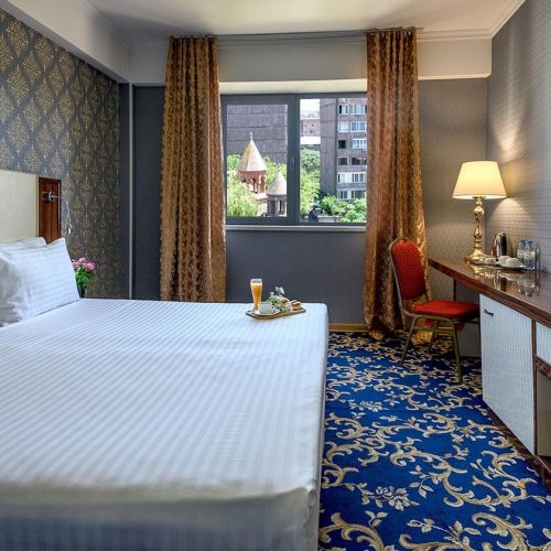 ROYAL PLAZA HOTEL