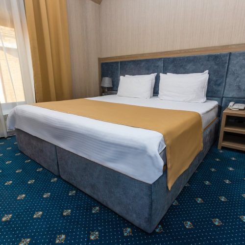 midway-hotel