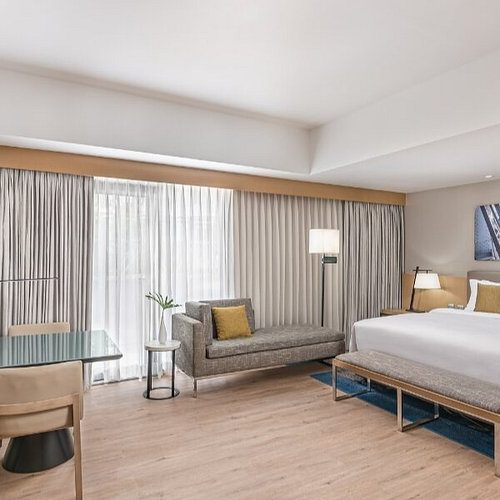 Seda Manila Bay Hotel